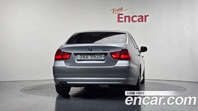 BMW 3시리즈 (E90) 320i седан, 2009 4