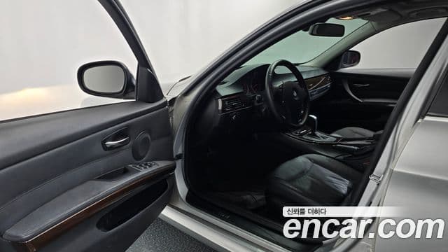 BMW 3시리즈 (E90) 320i седан, 2009 10