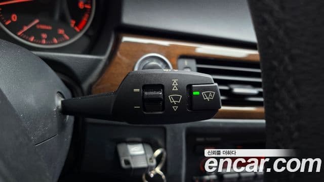 BMW 3시리즈 (E90) 320i седан, 2009 17