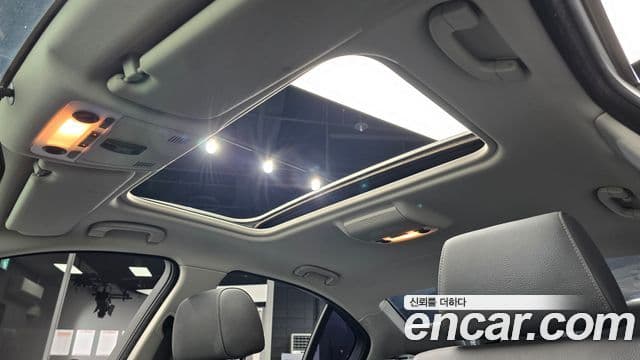 BMW 3시리즈 (E90) 320i седан, 2009 19