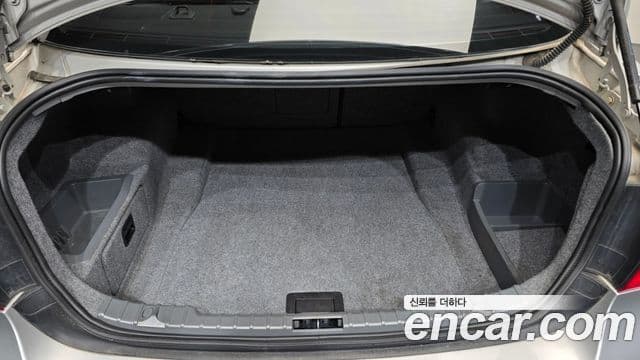 BMW 3시리즈 (E90) 320i седан, 2009 20