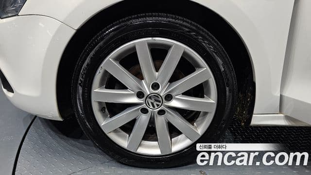 Volkswagen New Jetta 6세대, 2013 все фото