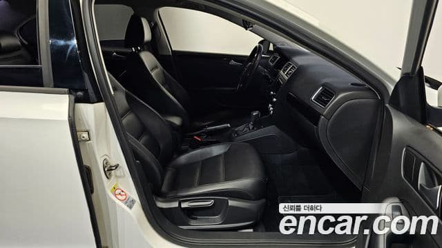 Volkswagen New Jetta 6세대, 2013 11