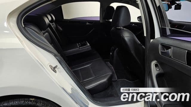 Volkswagen New Jetta 6세대, 2013 12