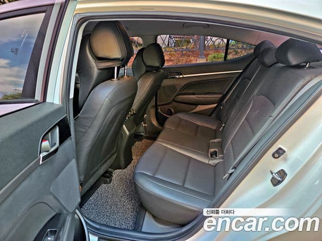 Hyundai Avante AD 1.6 GDI Value Plus, 2018 15