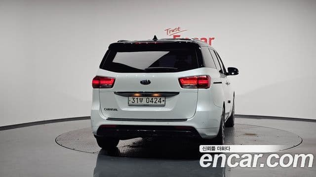 Kia All New Carnival Noblesse, 2017 4