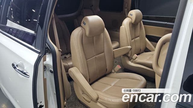 Kia All New Carnival Noblesse, 2017 11