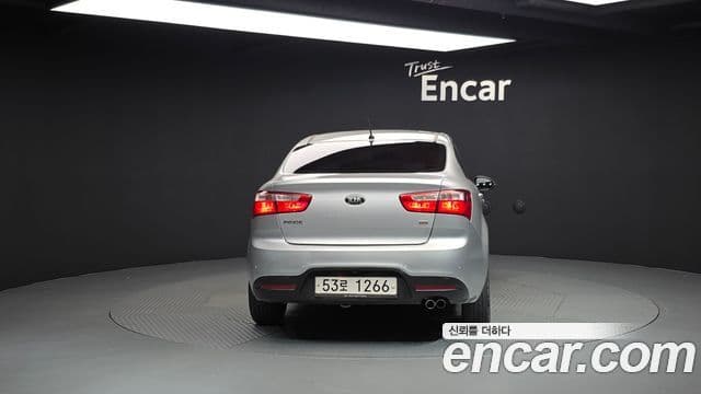 Kia All New Pride Luxury, 2014 4