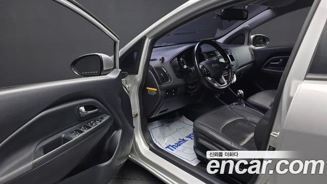 Kia All New Pride Luxury, 2014 10