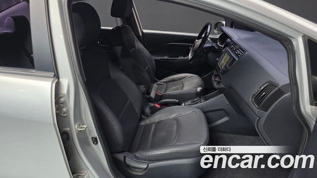 Kia All New Pride Luxury, 2014 11