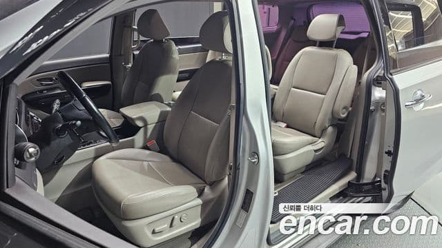 Kia All New Carnival Prestige, 2015 10