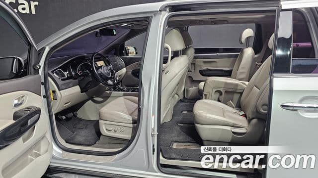 Kia All New Carnival Prestige, 2015 11