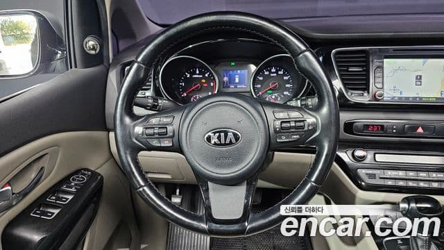 Kia All New Carnival Prestige, 2015 13