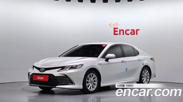 Toyota 캠리 (XV70) 2.5 LE гибрид