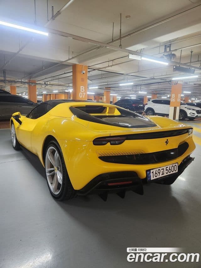 Ferrari 296 GTS 3.0 V6, 2024 2