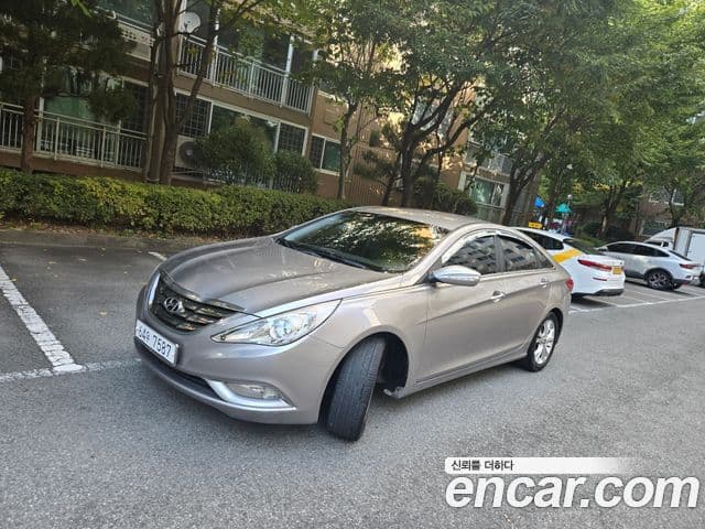 Hyundai YF Sonata Premier, 2010 2