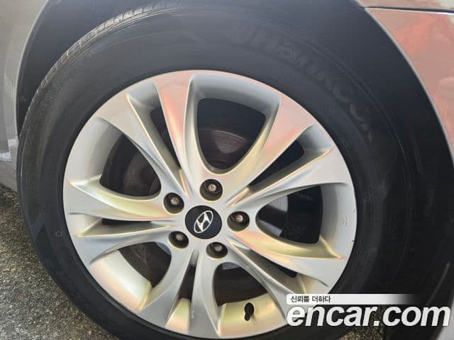 Hyundai YF Sonata Premier, 2010 15