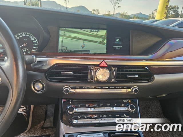 Genesis EQ900 Prestige, 2016 16