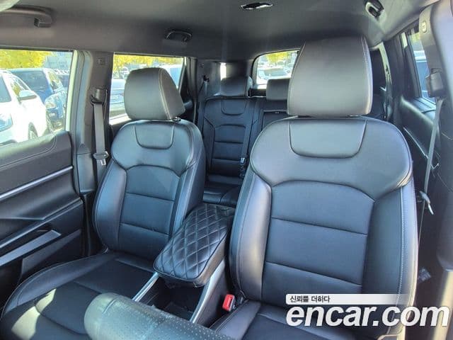 KG모빌리티(SsangYong) Torres T7, 2023 7