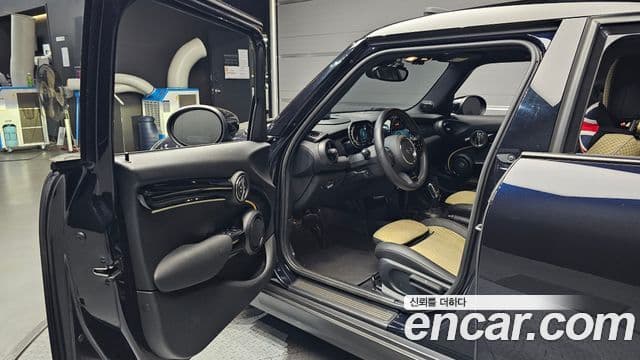 Mini Cooper S 3세대, 2023 11