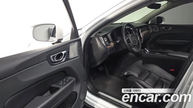 Volvo XC60 2세대 B5 Ultimate Bright, 2023 11