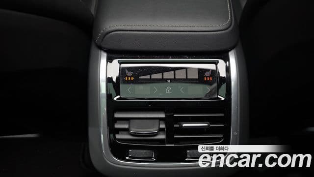 Volvo XC60 2세대 B5 Ultimate Bright, 2023 19