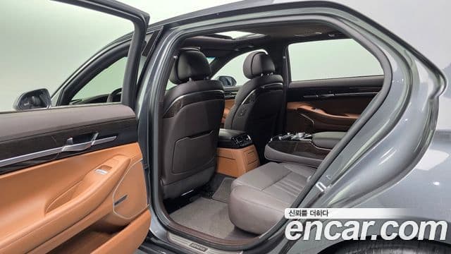 Genesis G90 Luxury, 2019 18