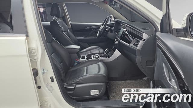 KG모빌리티(SsangYong) Beautiful Korando Plus, 2022 10