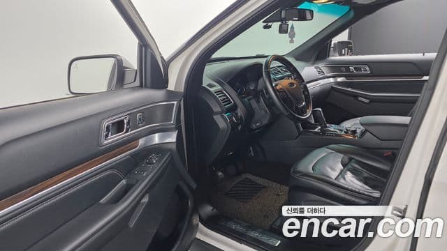 Ford Explorer 5세대, 2016 11