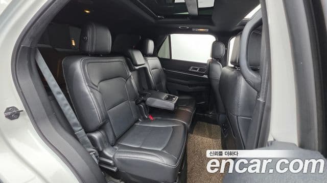 Ford Explorer 5세대, 2016 18