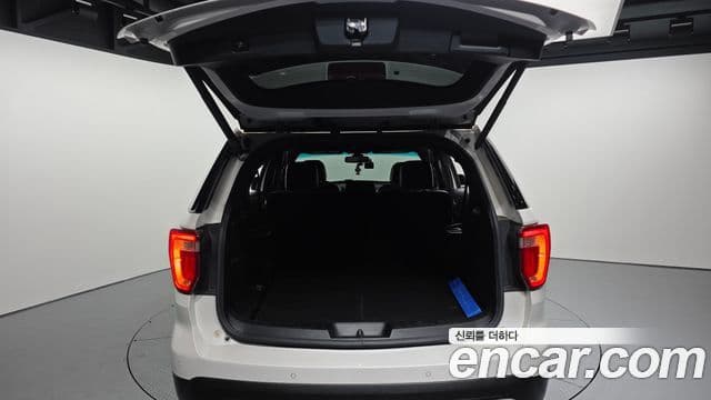 Ford Explorer 5세대, 2016 19