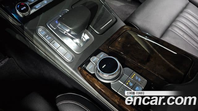 Genesis G90 Premium Luxury, 2021 9