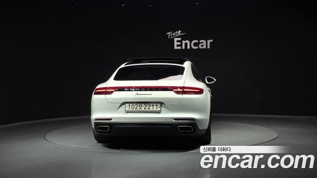 Porsche Panamera (971), 2018 4