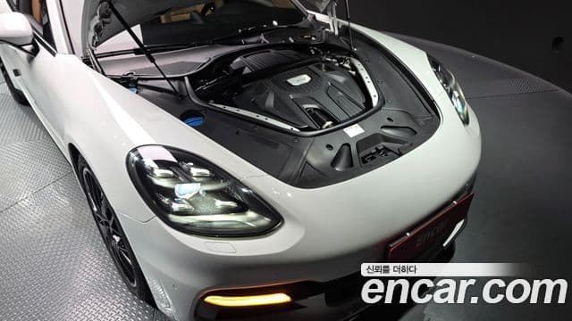 Porsche Panamera (971), 2018 6