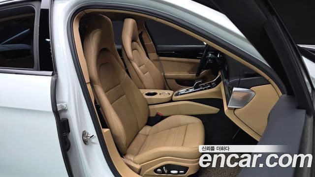 Porsche Panamera (971), 2018 9