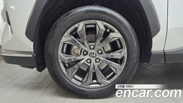 Toyota RAV4 5세대 2.5 4WD гибрид LTD, 2023 все фото