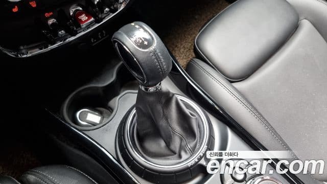 Mini Cooper 클럽맨 2세대, 2016 9