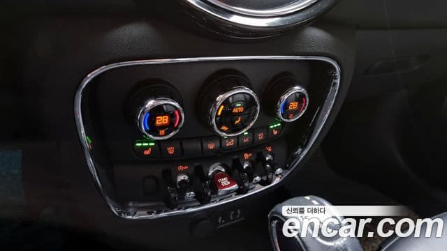 Mini Cooper 클럽맨 2세대, 2016 18