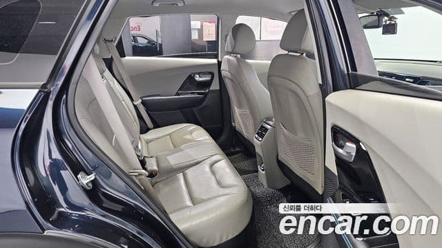 Kia Niro Noblesse, 2017 12