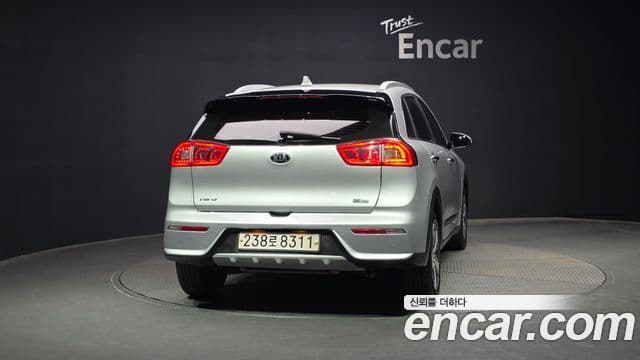 Kia Niro Prestige, 2018 4