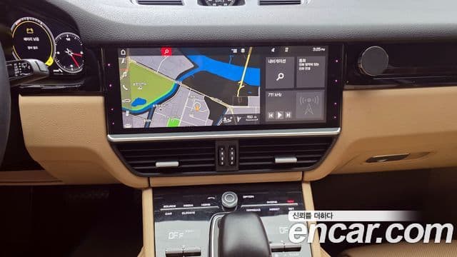 Porsche Cayenne (PO536), 2019 18