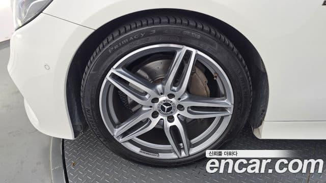 Mercedes-Benz E-класс W213 E220d кабриолет, 2019 все фото