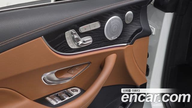 Mercedes-Benz E-класс W213 E220d кабриолет, 2019 19