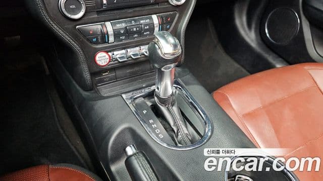 Ford Mustang кабриолет, 2015 9