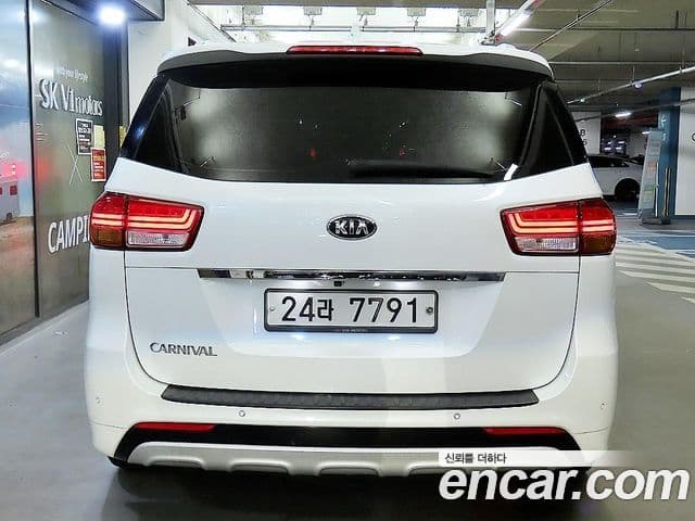 Kia All New Carnival Noblesse, 2015 4