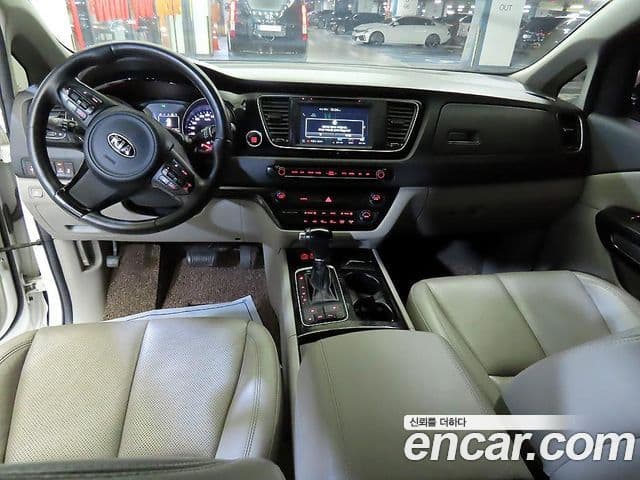 Kia All New Carnival Noblesse, 2015 7