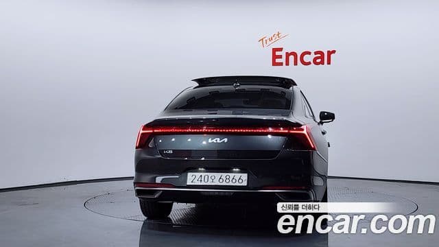 Kia K8 Signature, 2023 4
