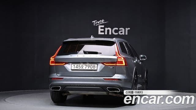 Volvo V60 Cross Country 2세대 T5 Pro AWD, 2020 4