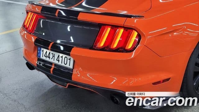 Ford Mustang купе, 2017 9