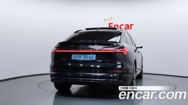 Audi e-Tron 55 Quattro Sportback, 2021 4